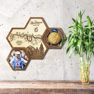 Porta medallas de maratón de Londres con mapa de ruta personalizable - Juego multicolor de porta medallas deportivas modulares - Marco para medallas
