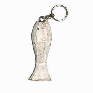 Handcrafted Albesia Wood Fish Keychain: Nautical Key Fob