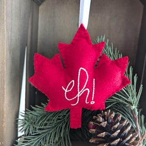 カナダのメープルリーフのオーナメント - Eh カナダのメープルリーフ // クリスマスのオーナメント // カナダのオーナメント // クリスマスギフト