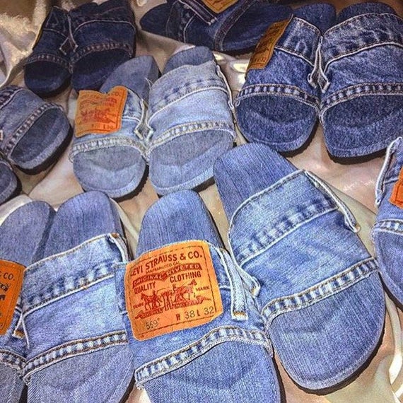 Levis denim sldes. Levis pool slides 