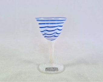 Kosta Boda Ulrika Hydman-Vallien Art Glass Goblet, diseño sueco vintage