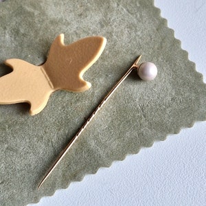 Vintage 18k Gold Stick Pin with Pearl: Finnish Hallmark. Hat pin.