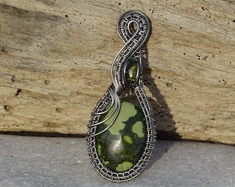 Turquoise and Peridot silver wire pendant. Turquoise pendant, Wire wrapped pendant, wire wrap jewelry, Turquoise jewelry, wire wrap necklace