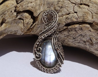 Labradorite sterling silver wire pendant. Labradorite pendant, wire wrapped pendant, wire wrap necklace, labradorite necklace, wire jewelry