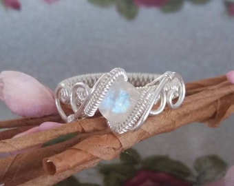 Moonstone sterling silver wire ring. Wire wrapped ring,unique ring,elven ring, moonstone ring, sterling silver ring, elf ring,wire wrap ring