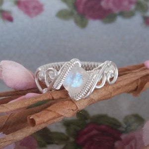 Moonstone sterling silver wire ring. Wire wrapped ring,unique ring,elven ring, moonstone ring, sterling silver ring, elf ring,wire wrap ring