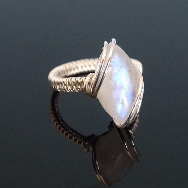 Moonstone sterling silver wire ring. Moonstone ring, unique ring, wire wrapped ring, sterling silver ring, wire weave ring,moonstone jewelry