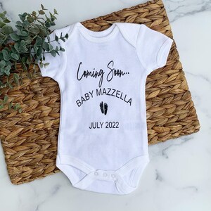 Custom pregnancy announcement bodysuit, baby announcement bodysuit, pregnancy announcement, pregnancy bodysuit, pregnancy name bodysuit