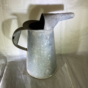 Ölkanne aus galvanisiertem Metall