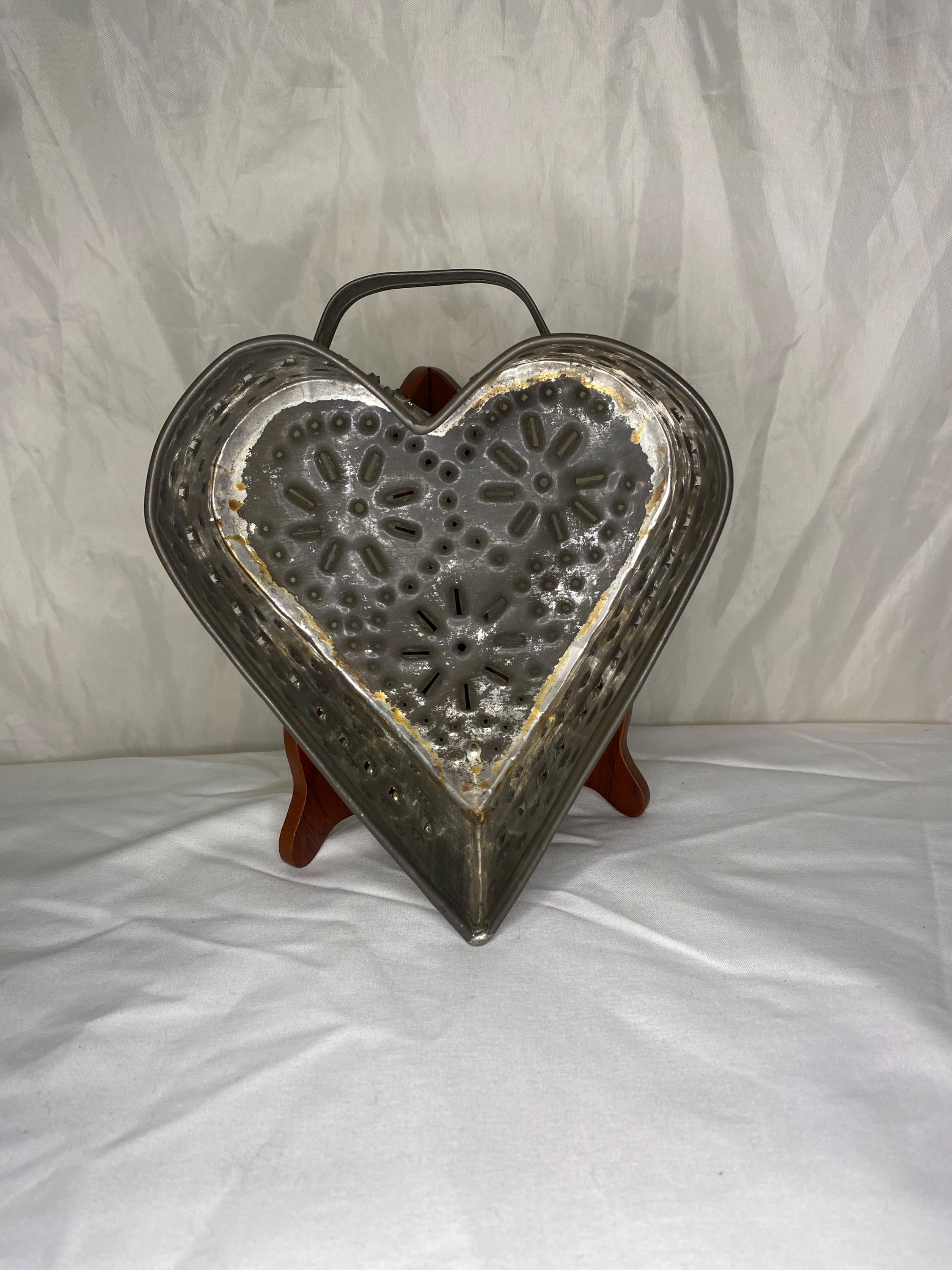 CRISTALLERIE HARTZVILLER fait main コニャック Antique Punched Tin Metal 3 Footed Heart Shaped Cheese Sieve - Etsy