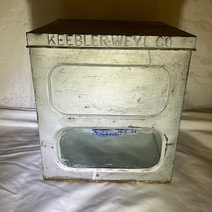 Keebler-Weyl Co Biscuit Tin