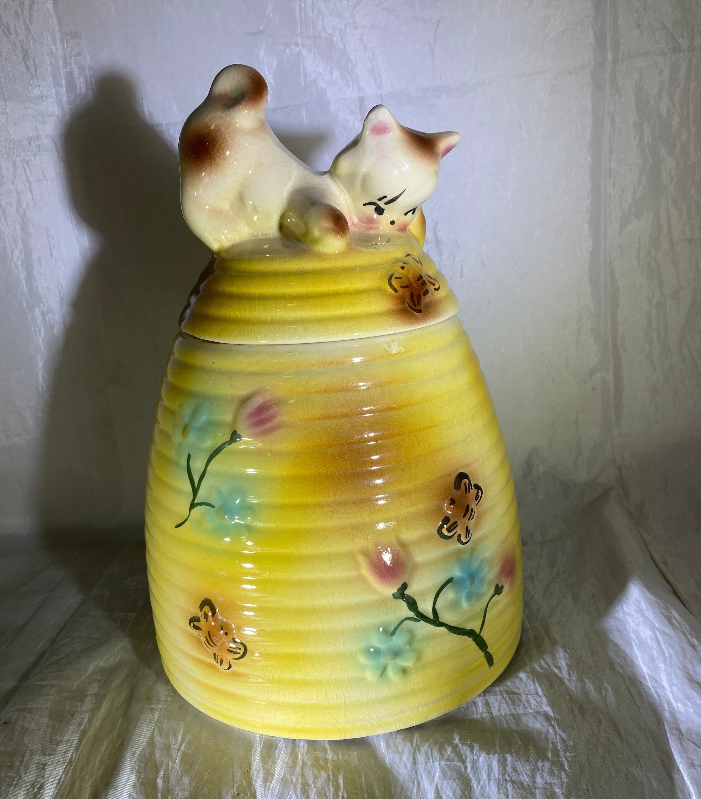 Kitten on a Beehive Cookie Jar - C. 1950s - Etsy Kitten on a Beehive Cookie Jar - C. 1950s - Etsy
