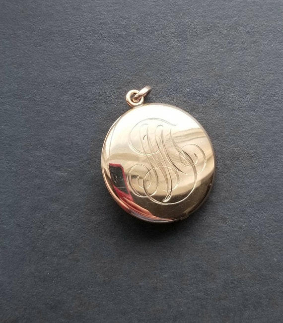 Yellow and White Gold Locket with Mother of Pearl… - image 4