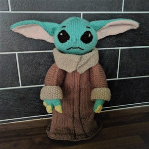 PDF Knitting Pattern - Baby Green Alien Child - knit flat - toy knitting
