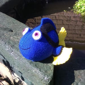 PDF Knitting Pattern Dory Blue Tang Fish Finding Nemo Finding Dory Sea Life Worked Flat Knitted Flat Seamed and Stuffed image 2