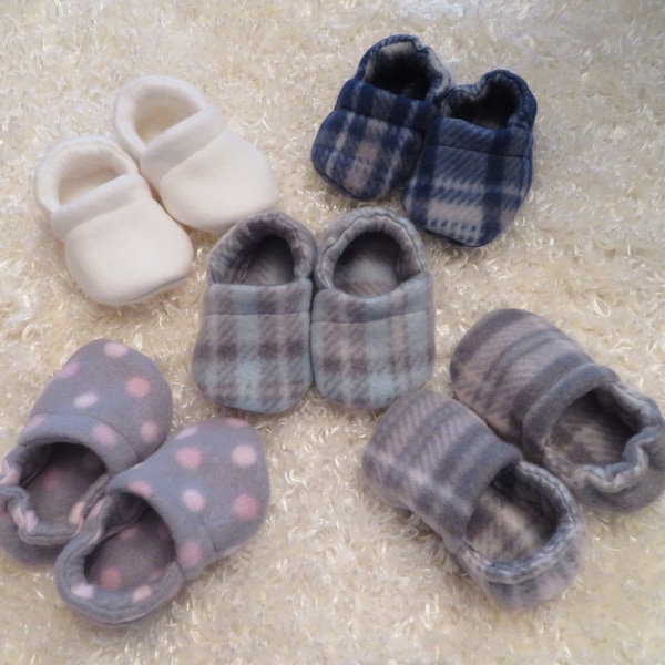 Fleece Baby Crib Shoes, 3-6 months, baby slippers, infant shoes, fleece mocassins, pregnancy announcement, baby gift