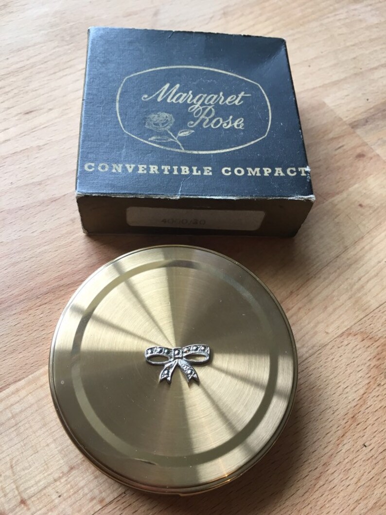 Vintage Margaret Rose convertible powder compact with marcasite bow detail C 1950/'s. Unused in original box