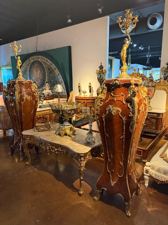 Pair of Victorian style Contessa Pedestals