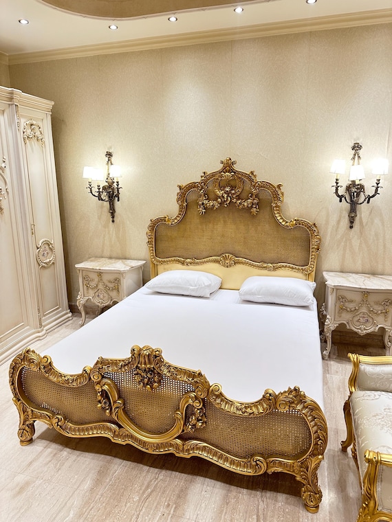 Victorian gold leaf gilt wood bed