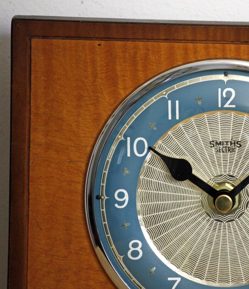 Vintage Smiths Mantel Clock 17cm Wooden Retro Mid Century Style 70s