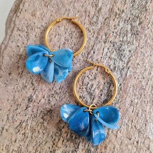 Boucles d'oreilles créoles Suzie bleu jean marbré