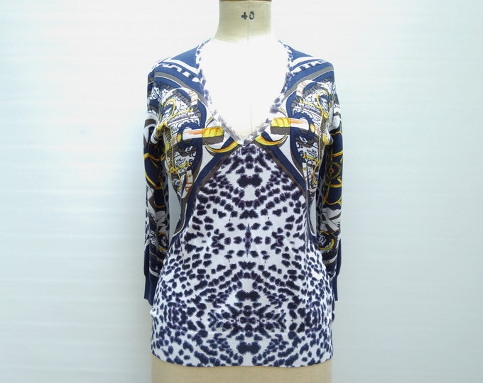 ROBERTO CAVALLI CLASS pre-owned blue / white / purple mixed print v-neck sweater