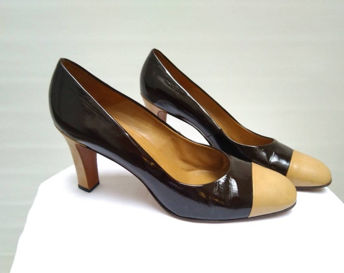 BALLY vintage 70s brown patent leather cap toe pumps