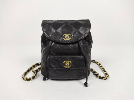 CHANEL vintage 90s black quilted leather Duma back