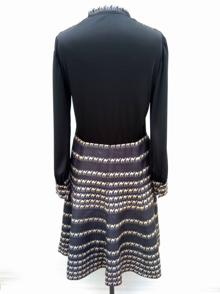 LOUIS FERAUD vintage 70s black and white camel pattern front zip dress