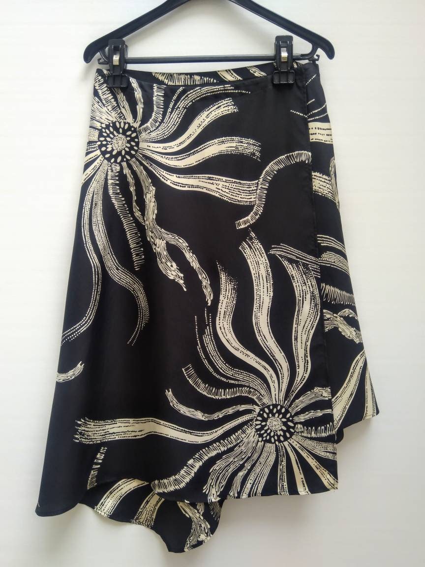 MAX MARA vintage 90s black and ivory silk asymmetrical wrap skirt