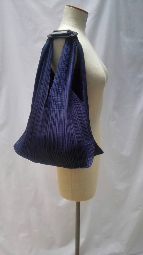 ISSEY MIYAKE vintage dark blue pleated handbag / shoulder bag with ...