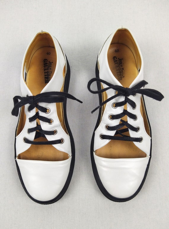靴 1990s Jean Paul Gaultier leather shoes JEAN PAUL GAULTIER Vintage White Leather Cutout Trainers