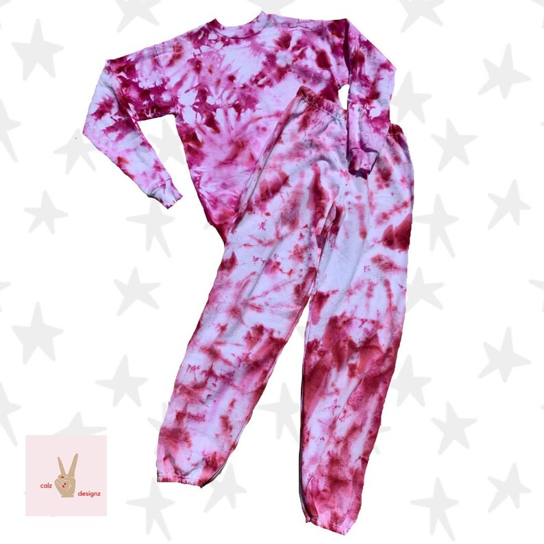 tie and dye sweatsuit