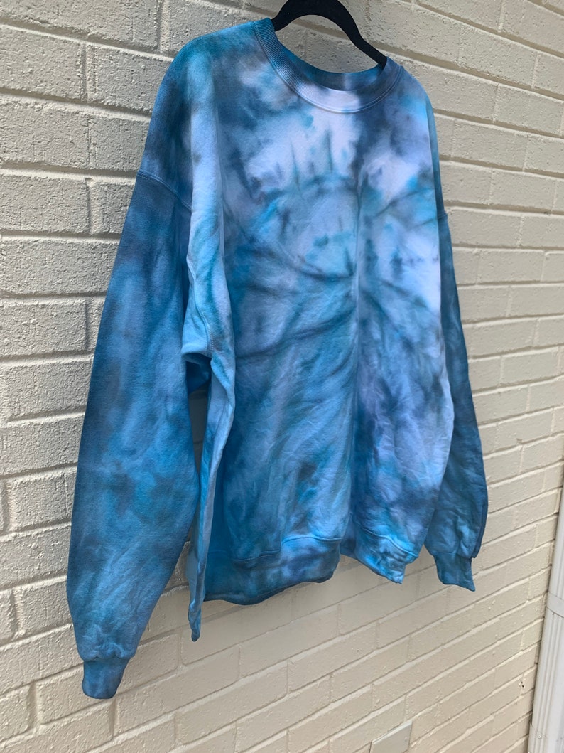 soft tie dye sweatsuit