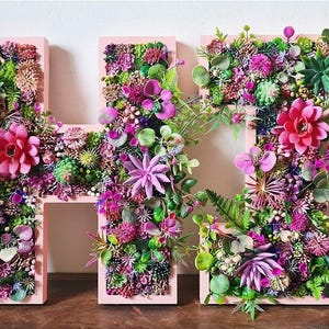 Letras de parede 3D grandes de 12"/30 cm, arte de parede de musgo, suculentas artificiais para decoração de casa, escritório, berçário, loja, quarto, logotipo, placa de bar, planta de flores