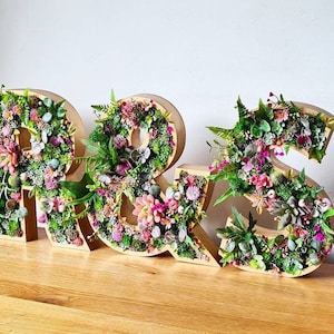 Em pé 12"/30 cm 3D Musgo Faux Suculentas Cerca-viva Letra Decoração para casa Negócios Berçário Bar Escritório Planta Presente Placa de casamento Arte de flores da floresta