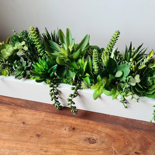 Centrotavola da tavolo con fioriera finta e succulenta con fogliame artificiale realistico per decorazioni di nozze Piante di muschio Wall Art Home Business Salon