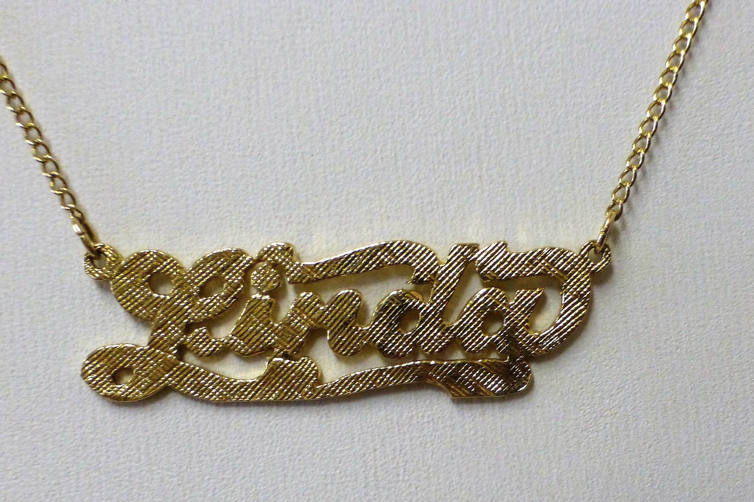 14kt Yellow Gold 17 LINDA Script Name Plate Necklace Florentine