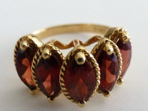 14kt Yellow Gold Vintage Marquise Garnet Ring - image 1
