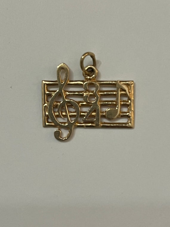 14kt yellow gold Music charm