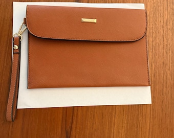 ELIM & PAUL wristlet clutch