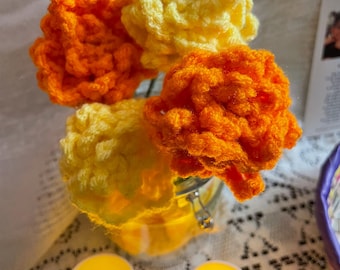 crochet mini marigold flower