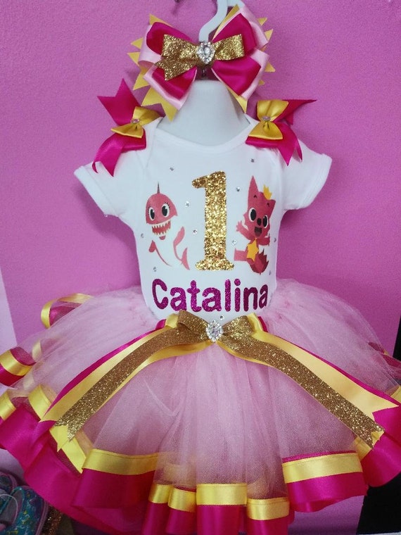 tutus baby shark