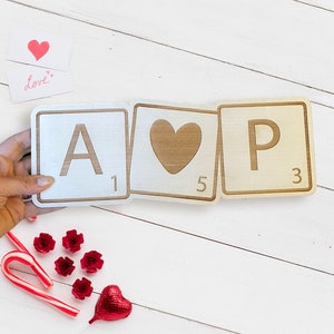 Décoration murale lettres Scrabble en bois  - Saint Valentin - Cadeau original