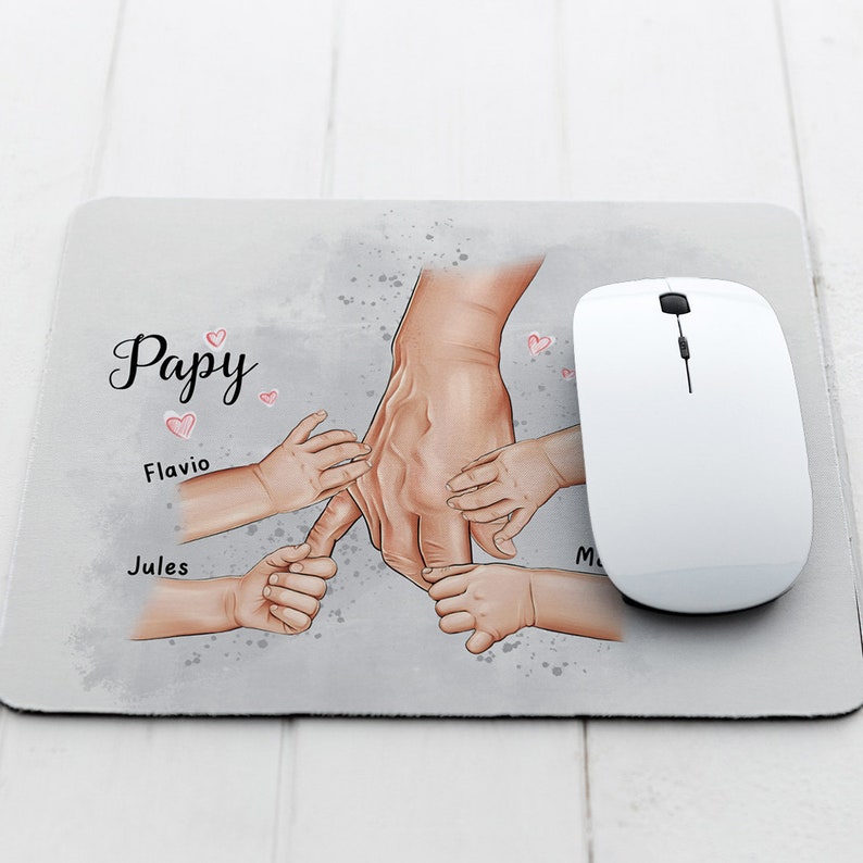 Tapis de souris personnalisé Papy et mains des petits enfants image 1