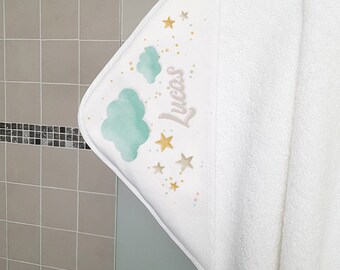 Cape de bain bébé personnalisée avec prénom Nuages