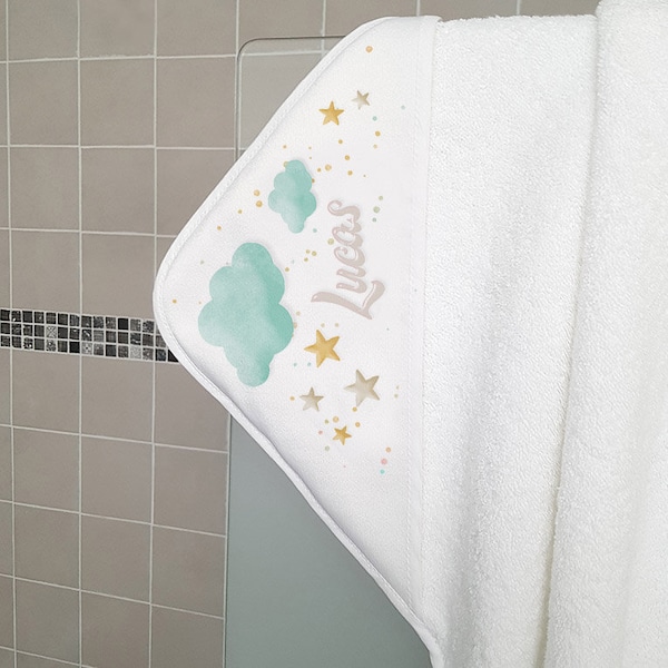 Cape de bain bébé personnalisée avec prénom Nuages