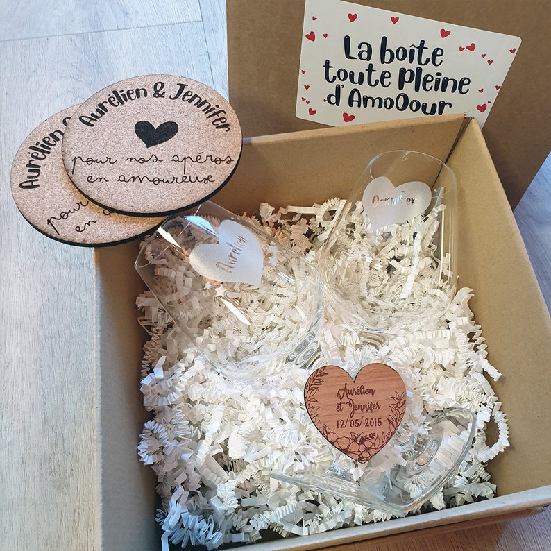 Pack apéro en amoureux personnalisé St Valentin Bière ou Vin Box cadeau Box vin