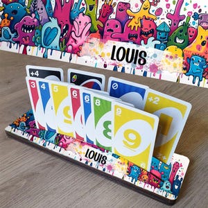 Support bois personnalisé "Stop galère" coloré pour cartes à jouer - modèle Monstres