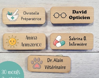 Badge métier professionnel personnalisable, badge professionnel bois, pharmacien, préparatrice, infirmier, medecin, infirmière, mortier